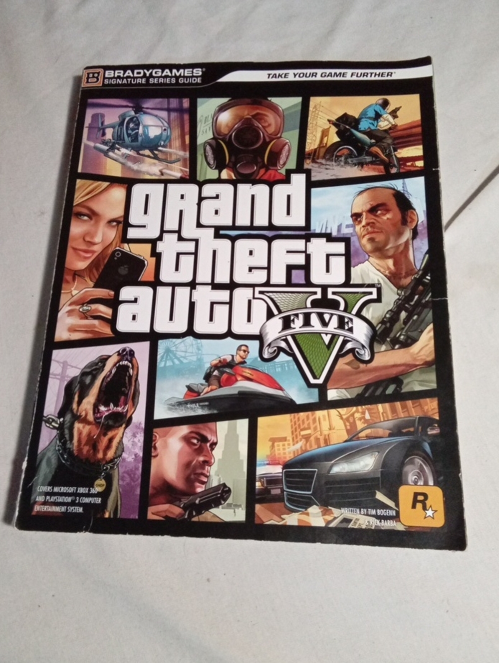 Grand Theft Auto V Strategy Guide - Black Cover